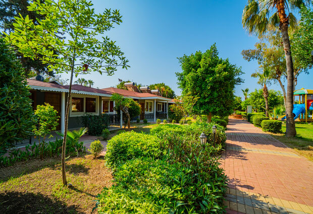 Clover Magic Garden Beach Hotel