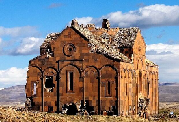 Doğu Anadolu Turu ( Pulman/Yataklı Vagonlarla Gidiş ve Uçakla Dönüş )