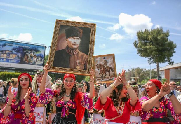 Alaçatı Ot Festivali Turu / Günübirlik